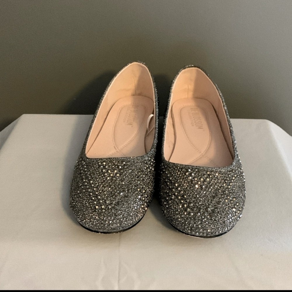 DeBlossom Collection pewter color rhinestone flat dress shoe size 8
